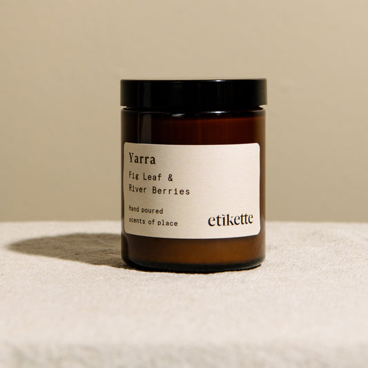 Etikette "Yarra" Fig Leaf & River Berries Candle